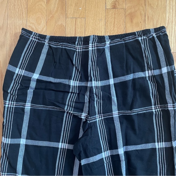Victoria’s Secret Pajama Pants - Picture 4 of 5